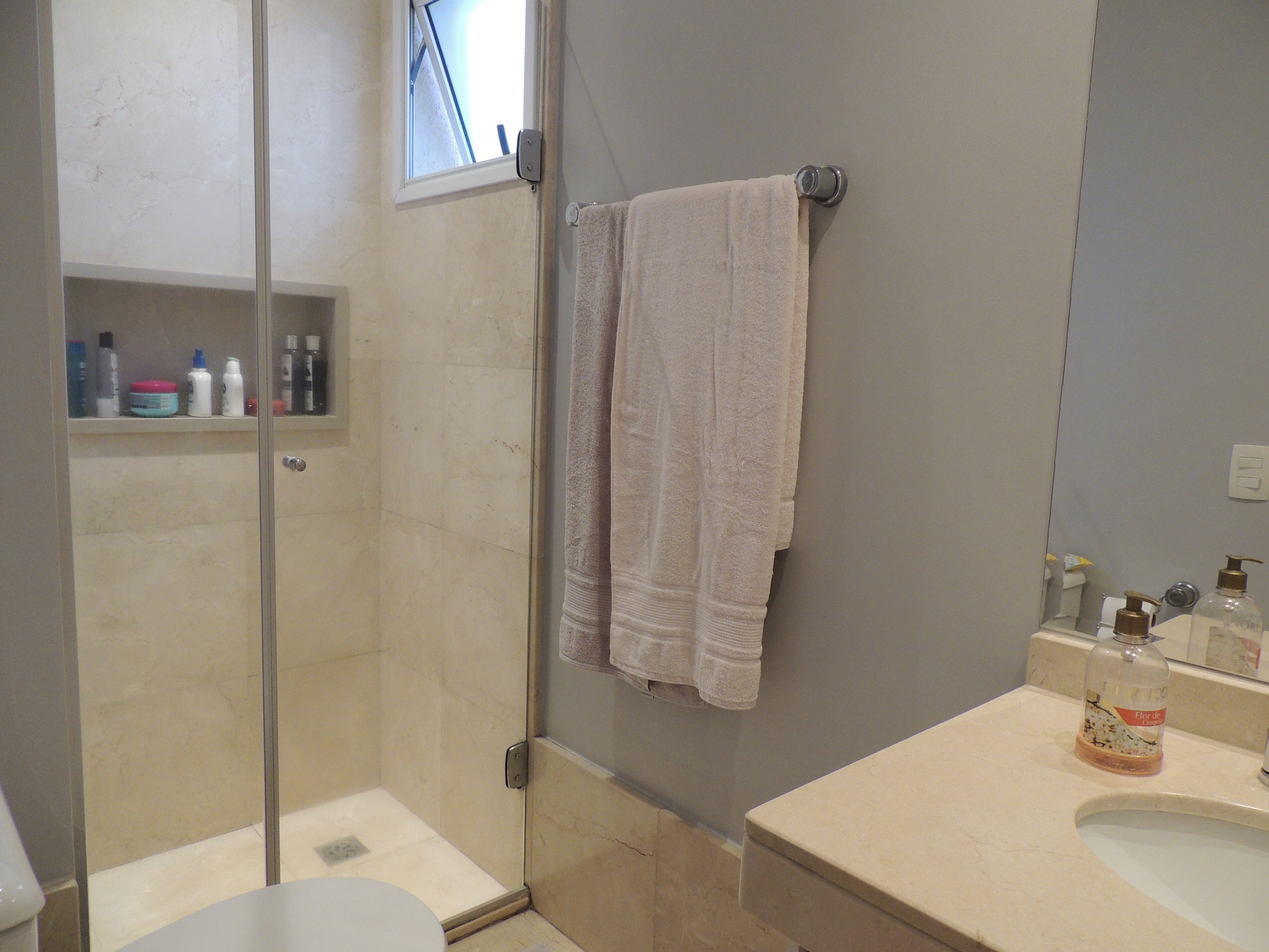 22 Banheiro suite DSCN9927_low.jpg